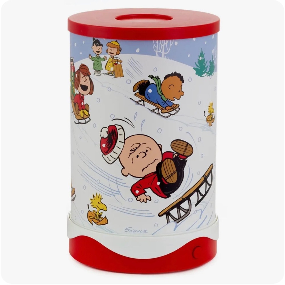NWT 2022 Hallmark Peanuts Gang Sledding Rotating Musical Lamp With Light